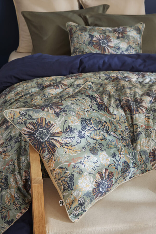 ISALINE_amb_zoom_1-1366x2048 ISALINE_amb_zoom_1-1366x2048