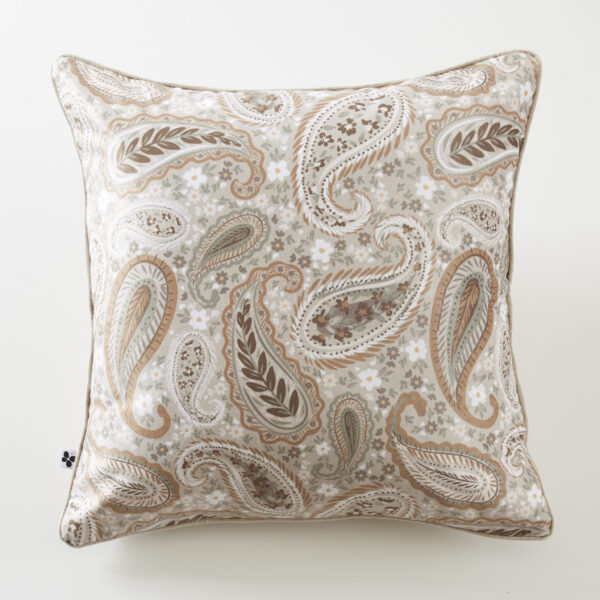 VALENTINE_coussin-50x50_recto-2048x2048 (1) VALENTINE_coussin-50x50_recto-2048x2048 (1)