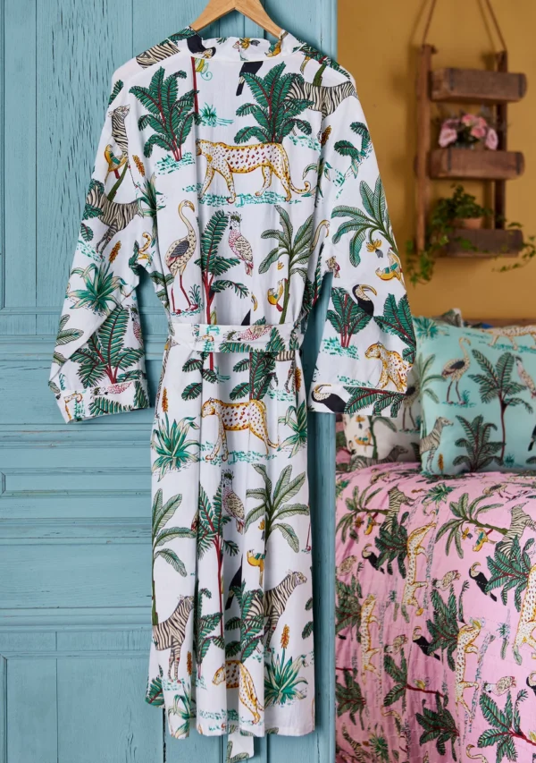 97bdea8e18b53686cd7bd2b6a7fa18ed1fc3aa7e6b96e8444fd9c6965792a46f